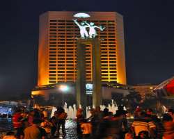 Though it looks beautiful round monument surrounded by fountains in day time its nighttime look is fabulous when it shines with lights and makes the v